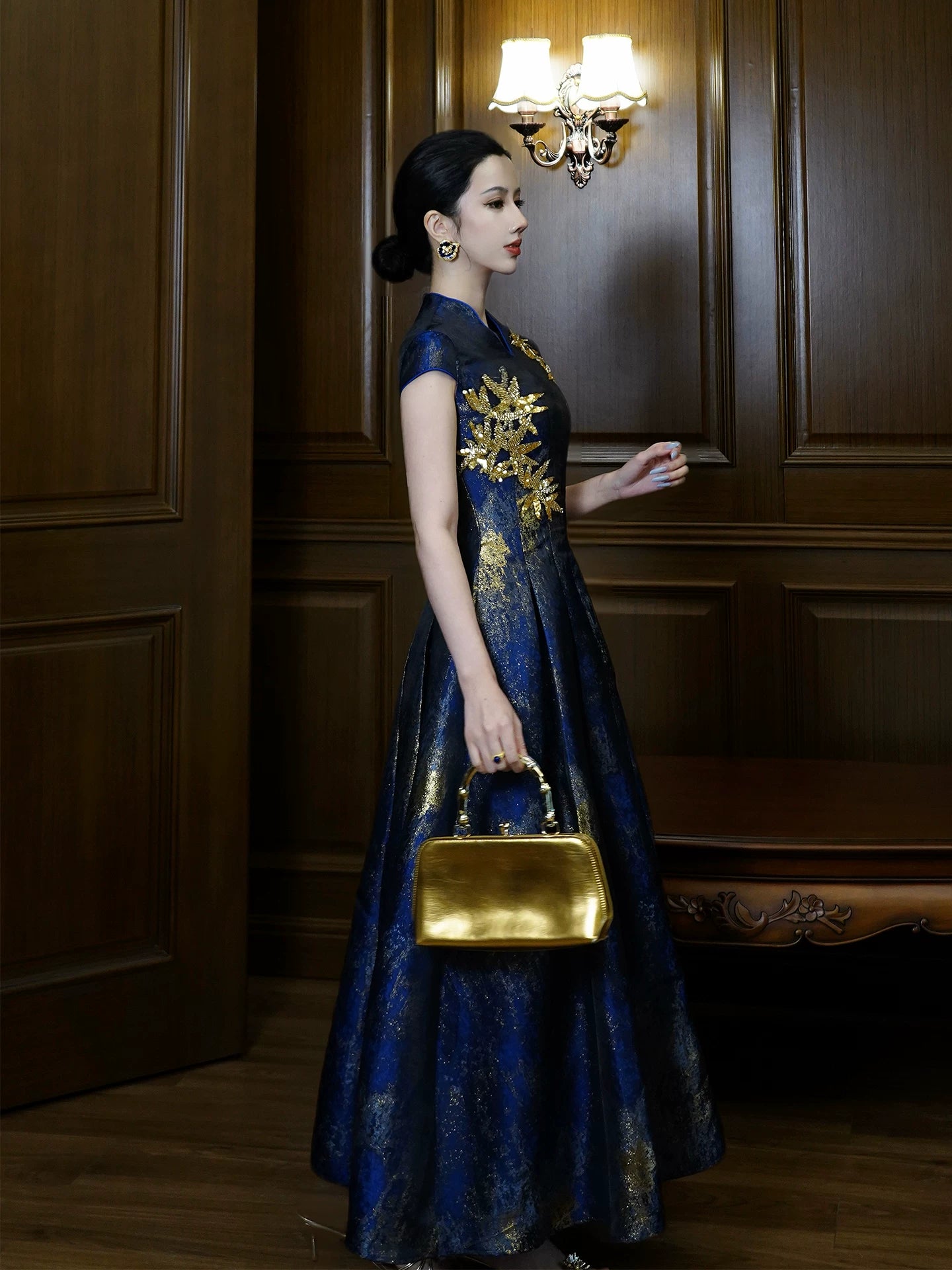 Elegant fengqi jinhuang french court dress new chinese style gold bead embroidery gilt sprinkled pendulum gown side view

