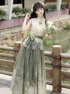 Elegant morning time new chinese hanfu set sleeveless top with half body long skirt han element suit for women side view

