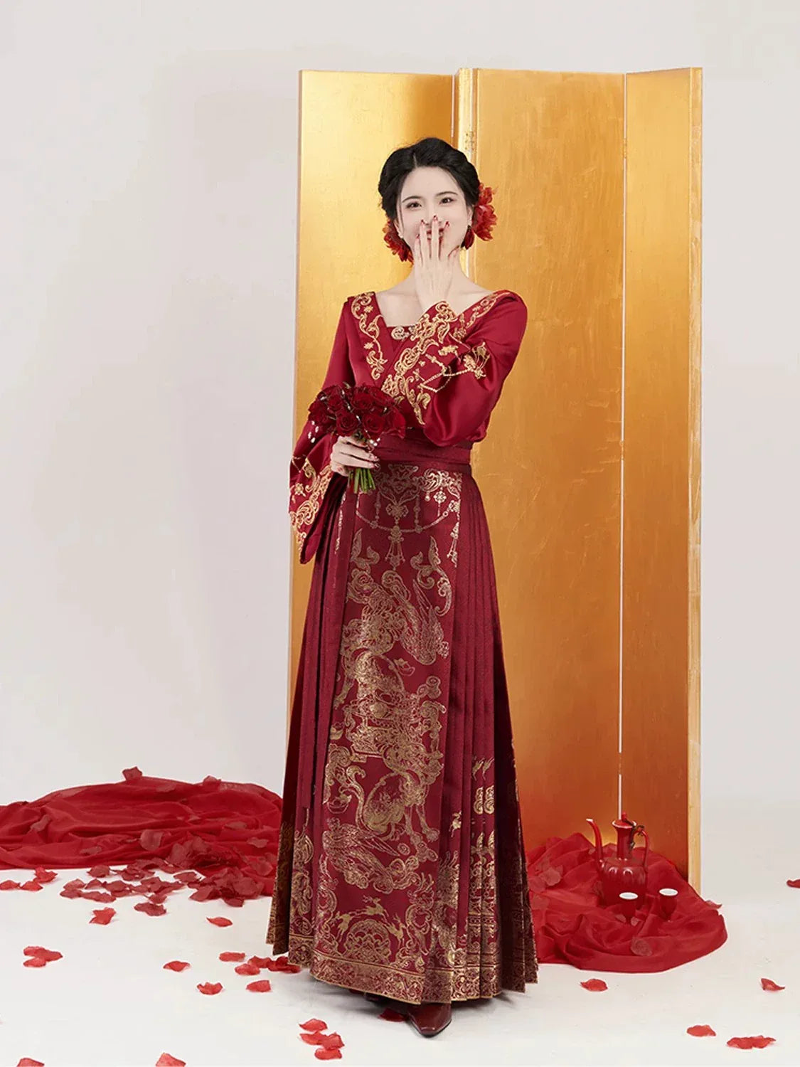  Elegant perfect harmony bridal hanfu new chinese style mamian skirt wedding dress for engagement and reception for bride side view

