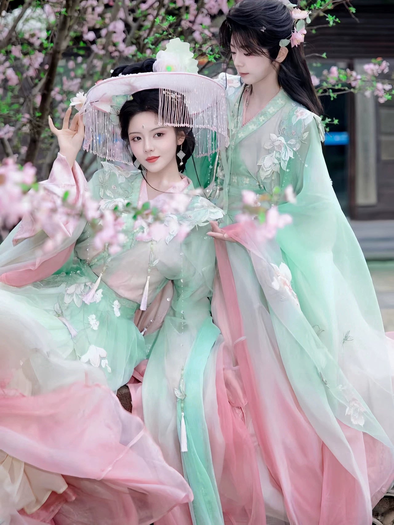 Elegant xiaohe embroidery gradual flower couple hanfu spring outing flower festival men and women traditional wear side view