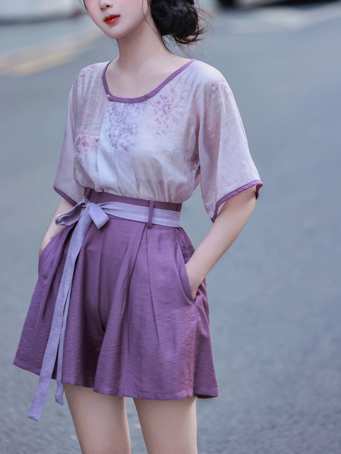 Fendai purple dream wisteria hanfu set tencel shirt tang style beizi sling top and shorts for daily wear standing front