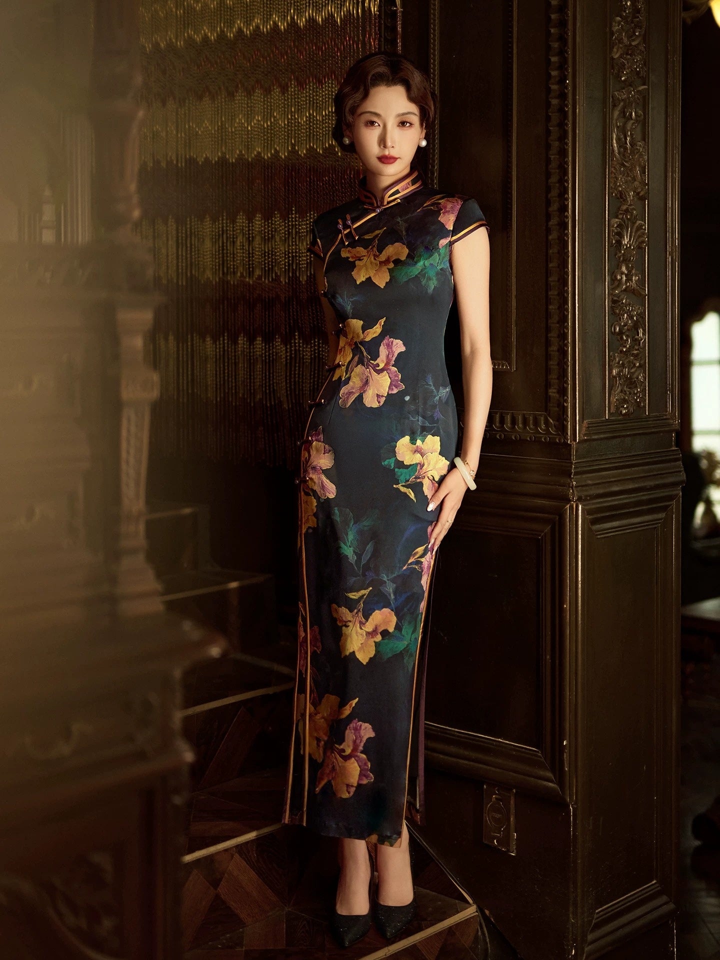 Gold floral embroidery dark silk cheongsam qipao dress with mandarin collar for women fabric and embroidery detail