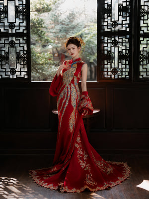  High end toasting clothes thin engagement clothes luxury bridal cheongsam trailing xiuhe clothes slim dragon and phoenix jackets return door dress front view