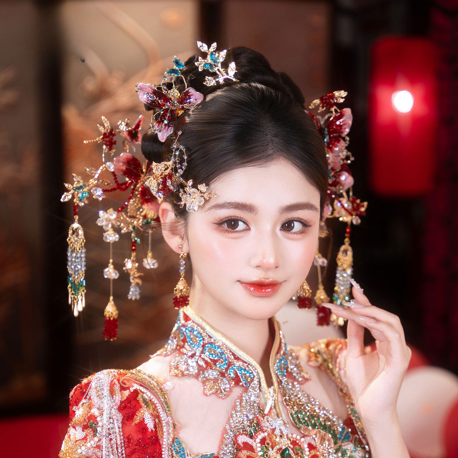  Hydrating flowers butterfly hair hairpin for bride xiuhe clothing dragon phoenix jacket hanfu ancient chinese accessory back view