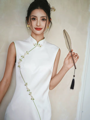 Lightweight ruoxi white engagement cheongsam thin improved dress for wedding license and bridal registration day full length view

