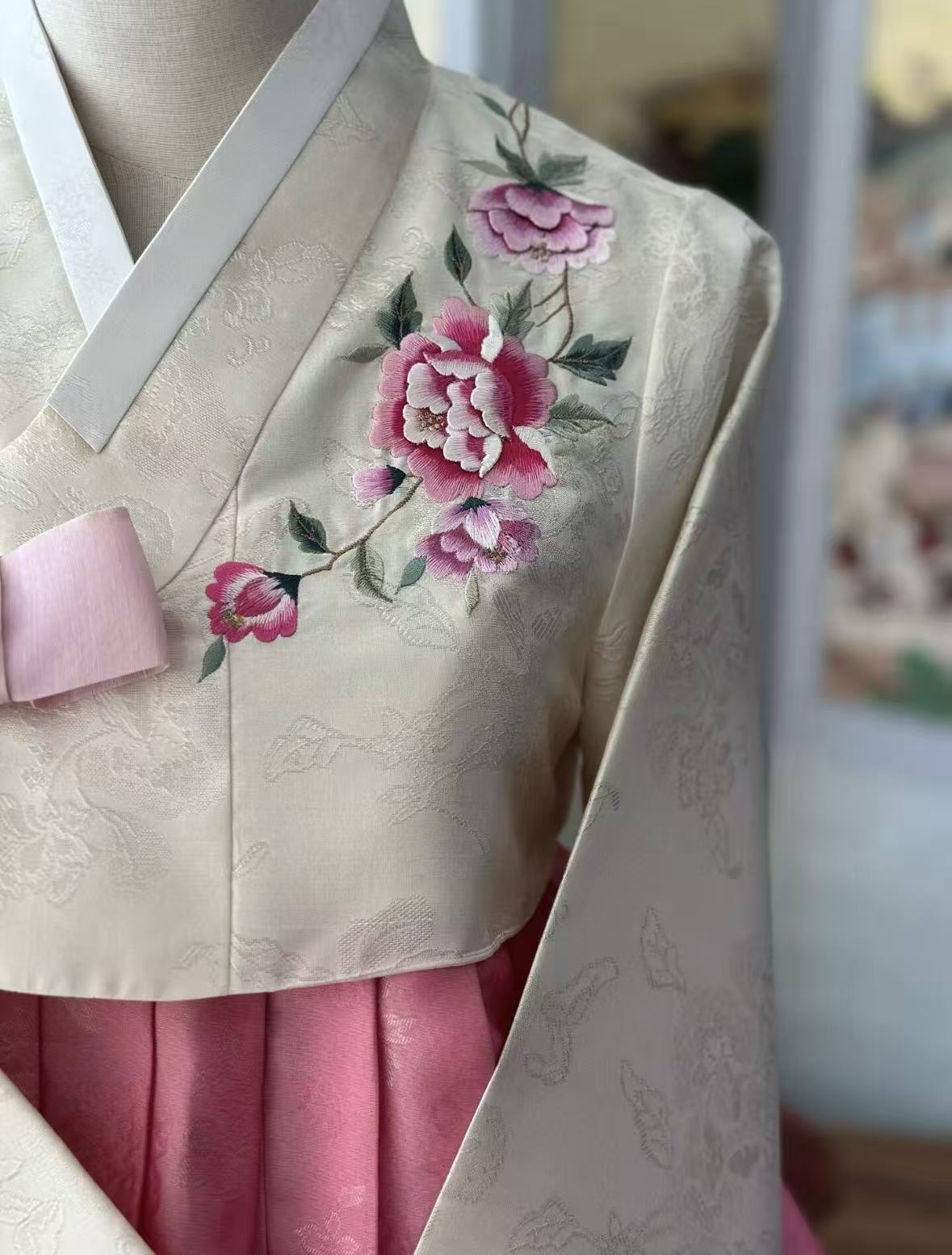 Made in korea hanbok set embroidered white jeogori and pink skirt