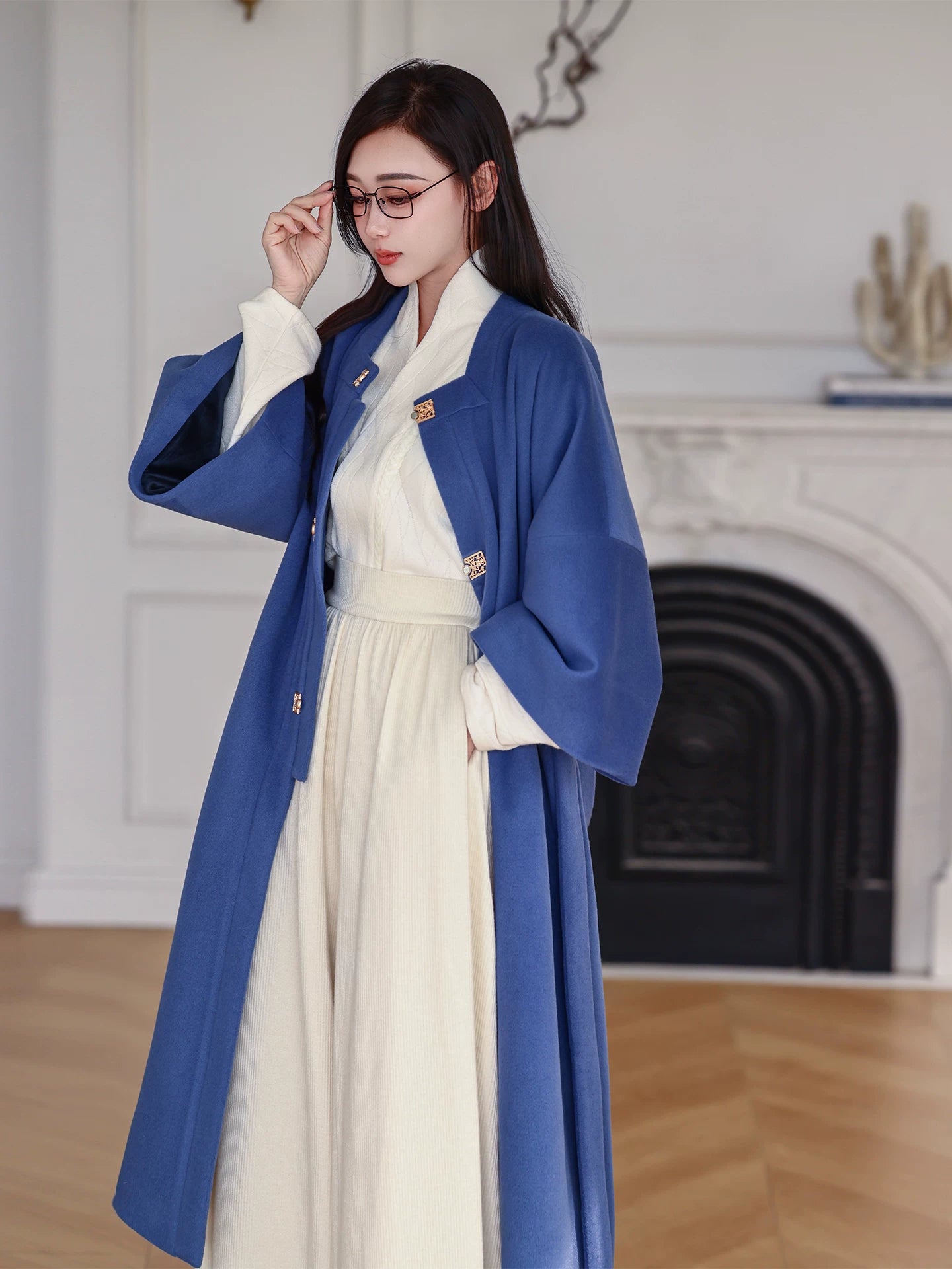 Ming dynasty square collar long jacket improved hanfu coat autumn winter chinese robe for women front view

