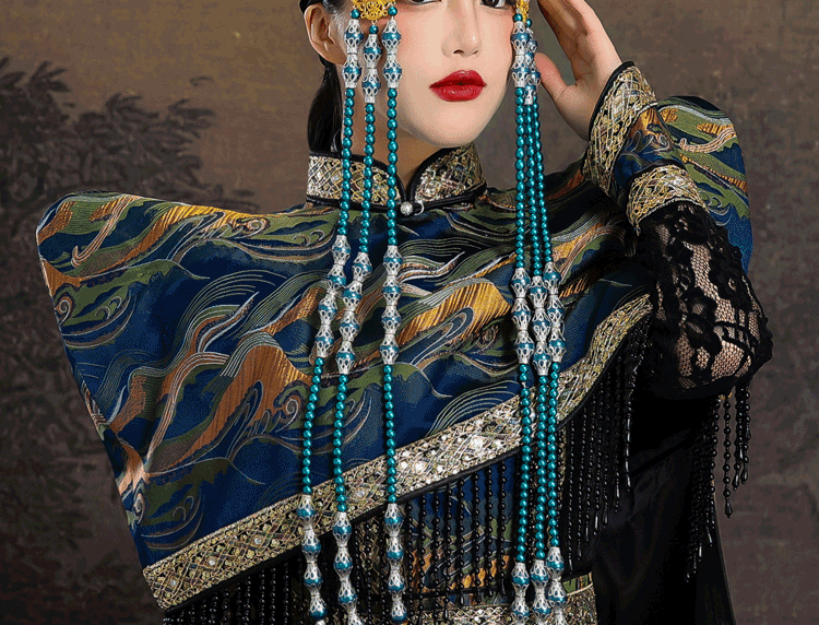 Mongolian green ethnic catwalk hat heavy industry fringed inner mongolia dance performance photography hat for women fabric and fringe detail