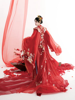 Hua Liangyuan wedding Hanfu wide-sleeve robe with traditional Chinese bridal styling