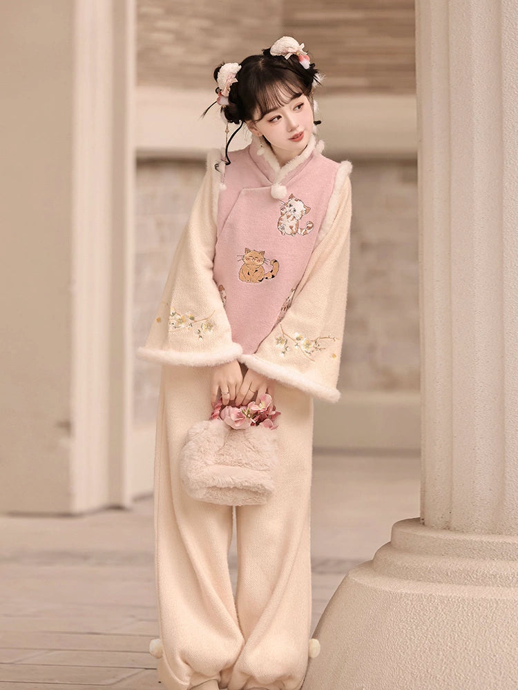 Raccoon Embroidered Hanfu Vest Set for Women – Short Vest with New Chinese Style Lantern Pants & Qipao Skirt, Autumn/Winter Outfit