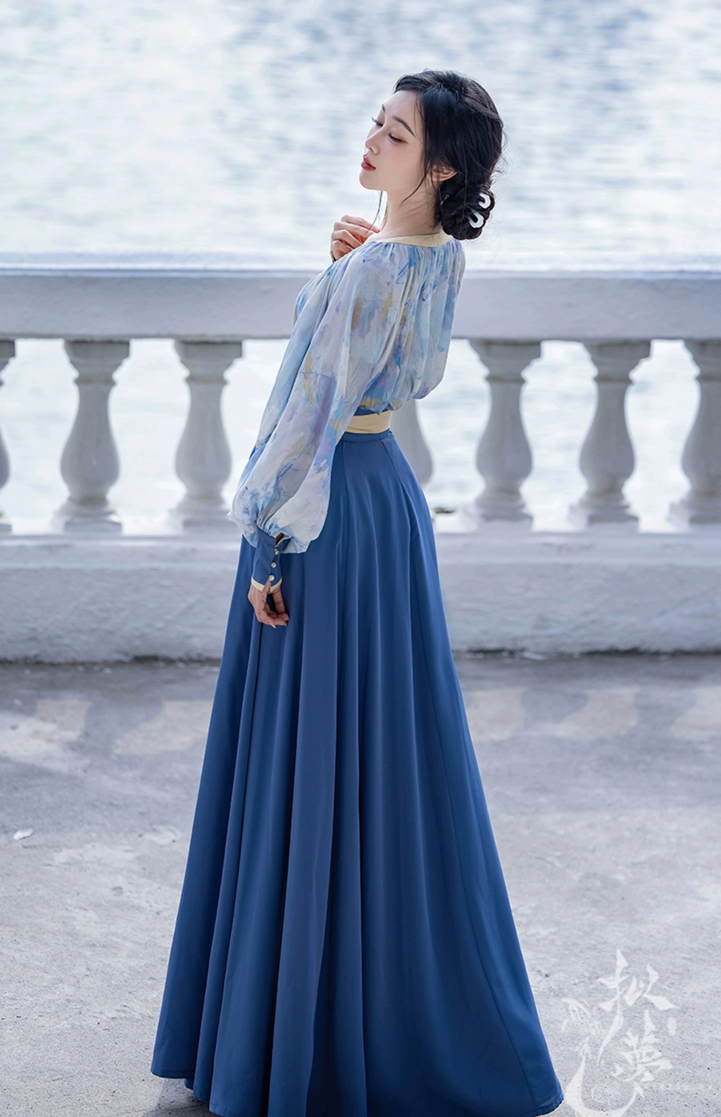 This blue modern hanfu features elegant hanfu sleeves, a stylish hanfu jacket, and timeless charm. Perfect for a princess hanfu dress, fairy hanfu dress, or casual hanfu, it suits every hanfu woman. Layer with a hanfu shirt or wear as a modern hanfu dress, inspired by Ming Dynasty hanfu. Ideal for hanfu cosplay or as a cozy winter hanfu, it’s available at our trusted hanfu shop. Wondering where to buy hanfu? Start here for authentic styles.