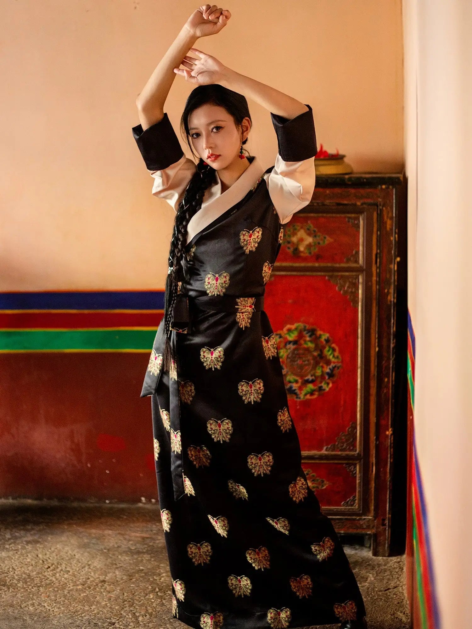 Tibetan traditional long skirt clothing