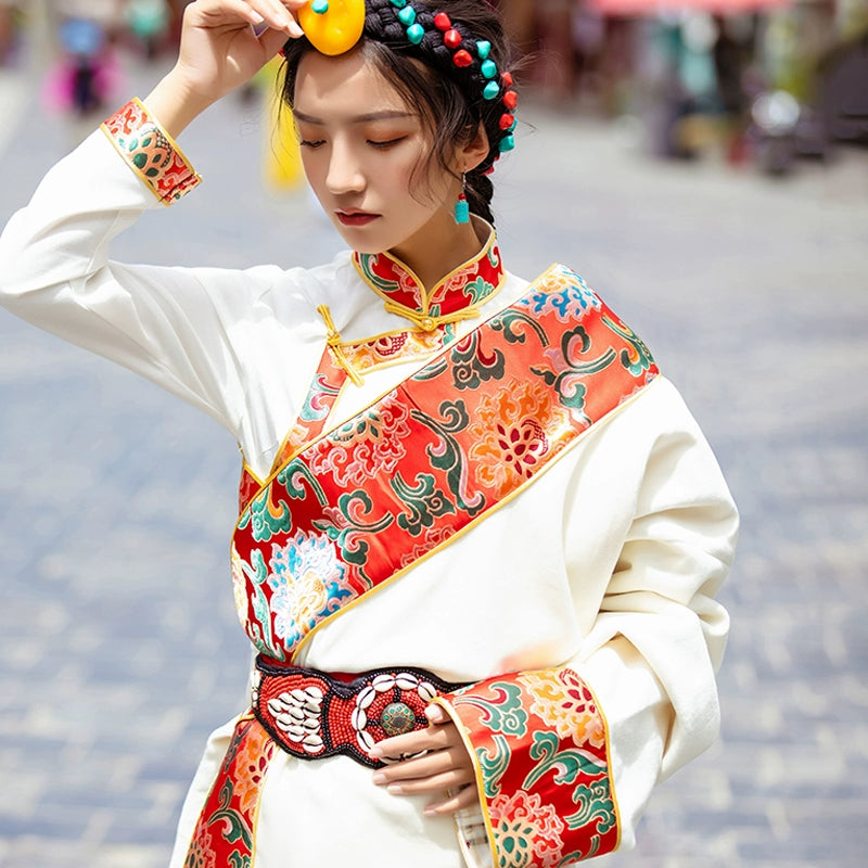 Noble Tibetan robe white Tibetan clothing