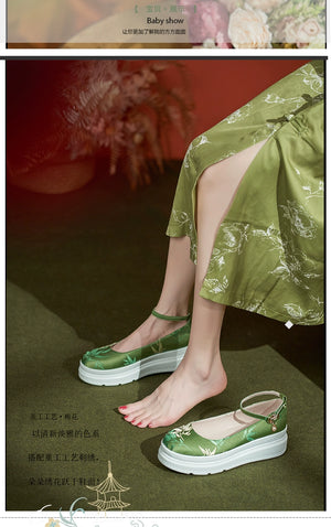 Step into tradition with our green hanfu shoes, inspired by ancient Chinese shoes and traditional Chinese shoes. Perfect for any occasion, these styles include Chinese mary jane shoes, elegant designs for Chinese shoes for women, and unique Chinese wrestling shoes.