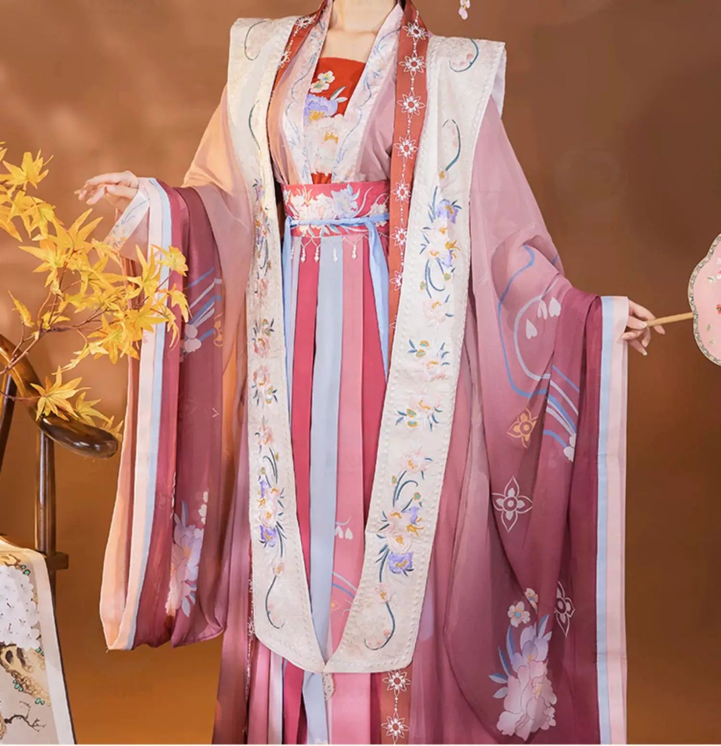 This pink hanfu with elegant hanfu sleeves is inspired by Ming Dynasty hanfu male designs. Perfect as a princess hanfu dress, it’s available in silk hanfu, cotton hanfu, and hanfu lolita styles. Featuring layered hanfu jacket options, it’s ideal for hanfu women, including plus size hanfu. Pair it with a hanfu shirt and shop authentic designs at our hanfu shop.