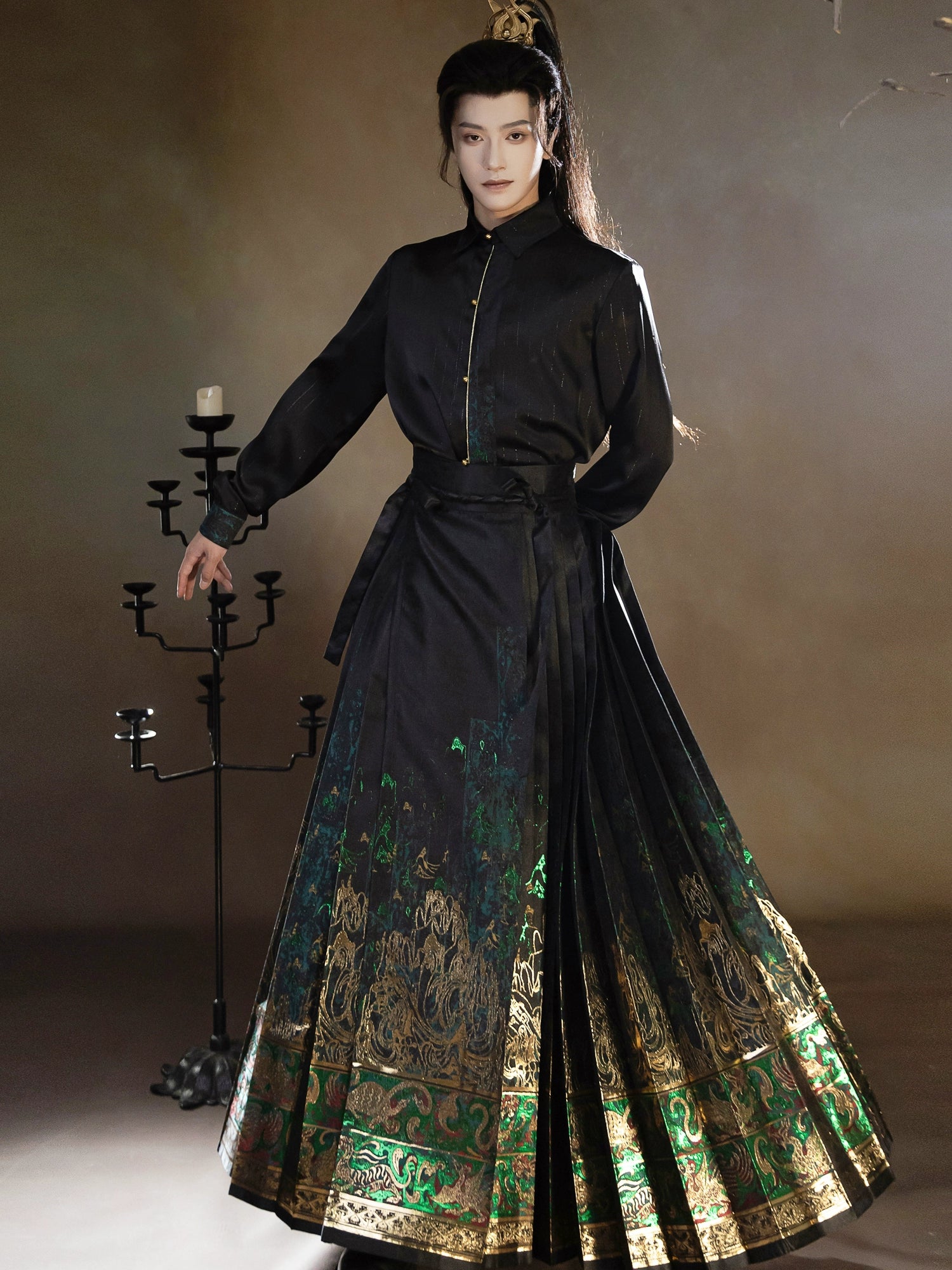 Four Divine Beasts Hanfu Set – Unisex Chinese Shirt & Brocade Horse-Face Skirt in New Style Design