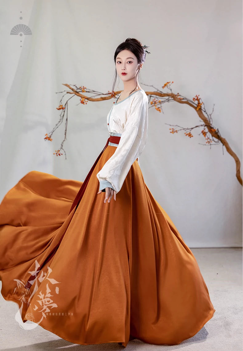 the Tang style is breathable, the silk neck, the round neck shirt, the ten broken skirts, the summer