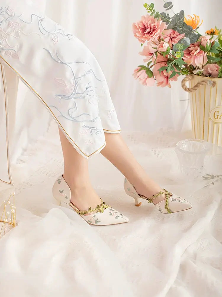 Step into elegance with our collection of Chinese wedding shoes, perfect for traditional and modern ceremonies. Featuring styles like Chinese laundry wedding shoes and wedding shoes Chinese laundry, these designs blend sophistication and comfort. For hanfu lovers, explore our beautiful hanfu shoes and Chinese hanfu shoes, crafted to complement any outfit with timeless charm.