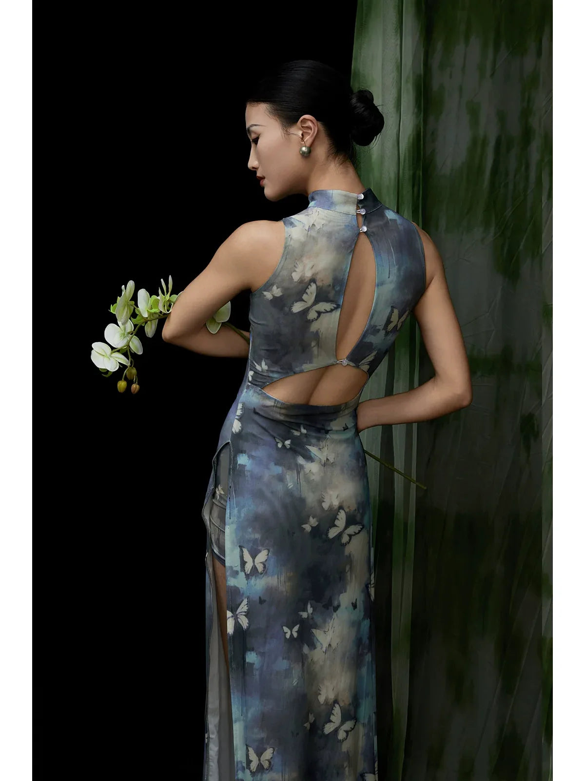 Elegant Modern Chinese-Style Blue Qipao Dress – Vintage-Inspired Long Butterfly Blue cheongsam, with chest pads, and Free double-layer opaque leggings Elegant Modern Chinese-Style Blue Qipao Dress – Vintage-Inspired Long Butterfly Blue cheongsam, with chest pads, and Free double-layer opaque leggings