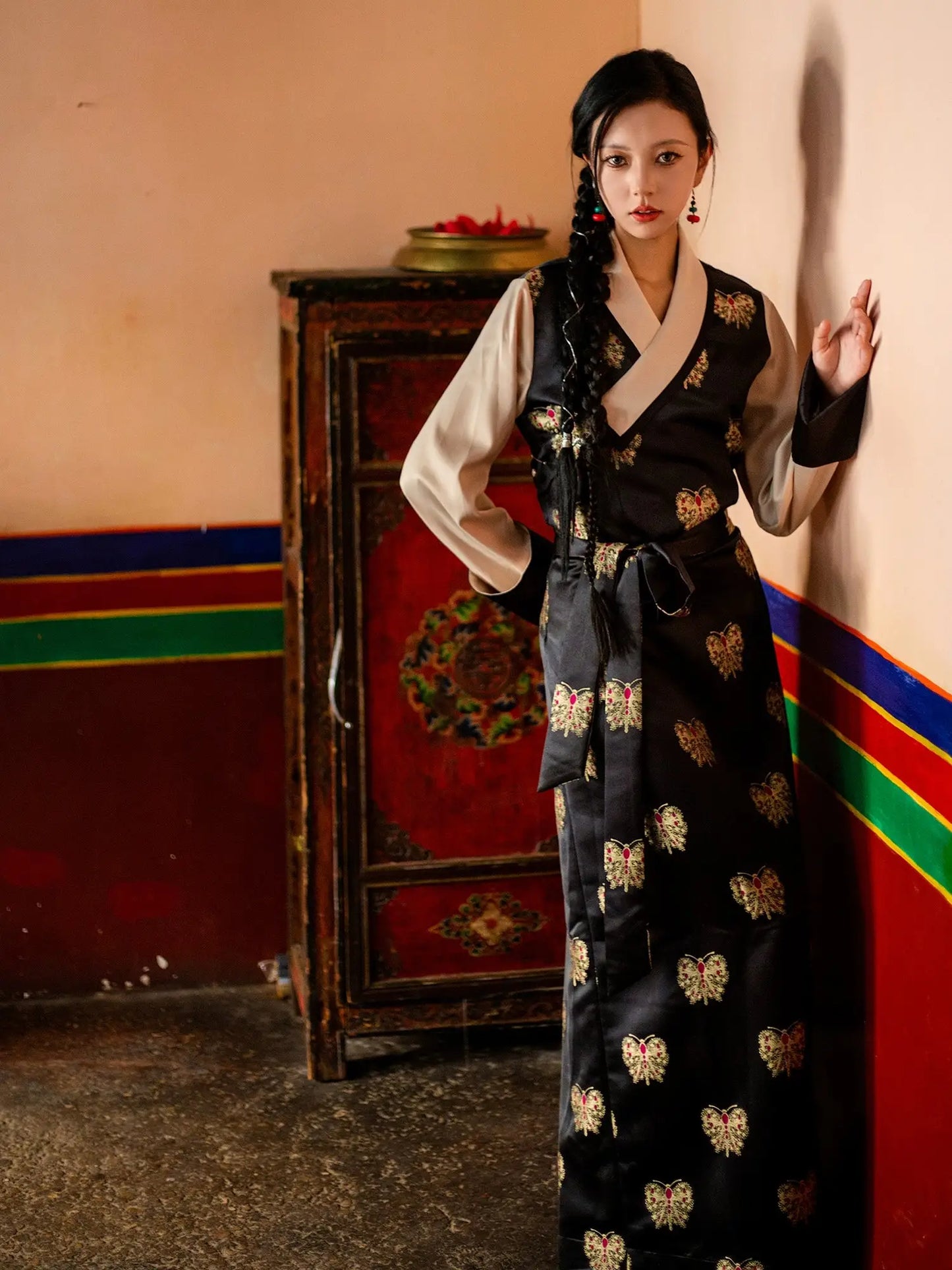 Tibetan traditional long skirt clothing