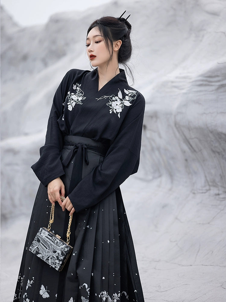 Discover a black modern hanfu with elegant hanfu sleeves, a stylish hanfu jacket, and timeless charm. Perfect for princess hanfu dress, fairy hanfu dress, or casual hanfu, it suits every hanfu woman. Pair with a hanfu shirt or wear it as a modern hanfu dress. Inspired by Ming Dynasty hanfu, it’s ideal for hanfu cosplay or as a cozy winter hanfu. Visit our hanfu shop for the best modernised hanfu and authentic blue hanfu.