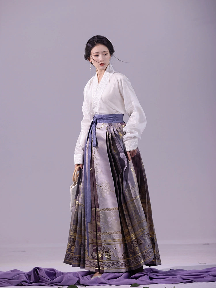 Zhong Ling Yuxiu, Qing Shi, Horse Dress