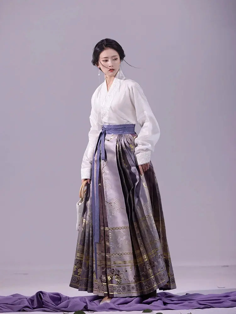 This purple hanfu coat features hanfu sleeves and a hanfu modern design inspired by Song Dynasty hanfu. Perfect for pairing with a princess hanfu dress, hanfu shirt, or modern Chinese New Year clothes, it blends traditional chinese clothing patterns with style. Loved by hanfu woman and hanfu female fans, it’s available on Chinese clothing brands online, best Chinese designer clothing websites, and in demarzo Chinese clothing collections.