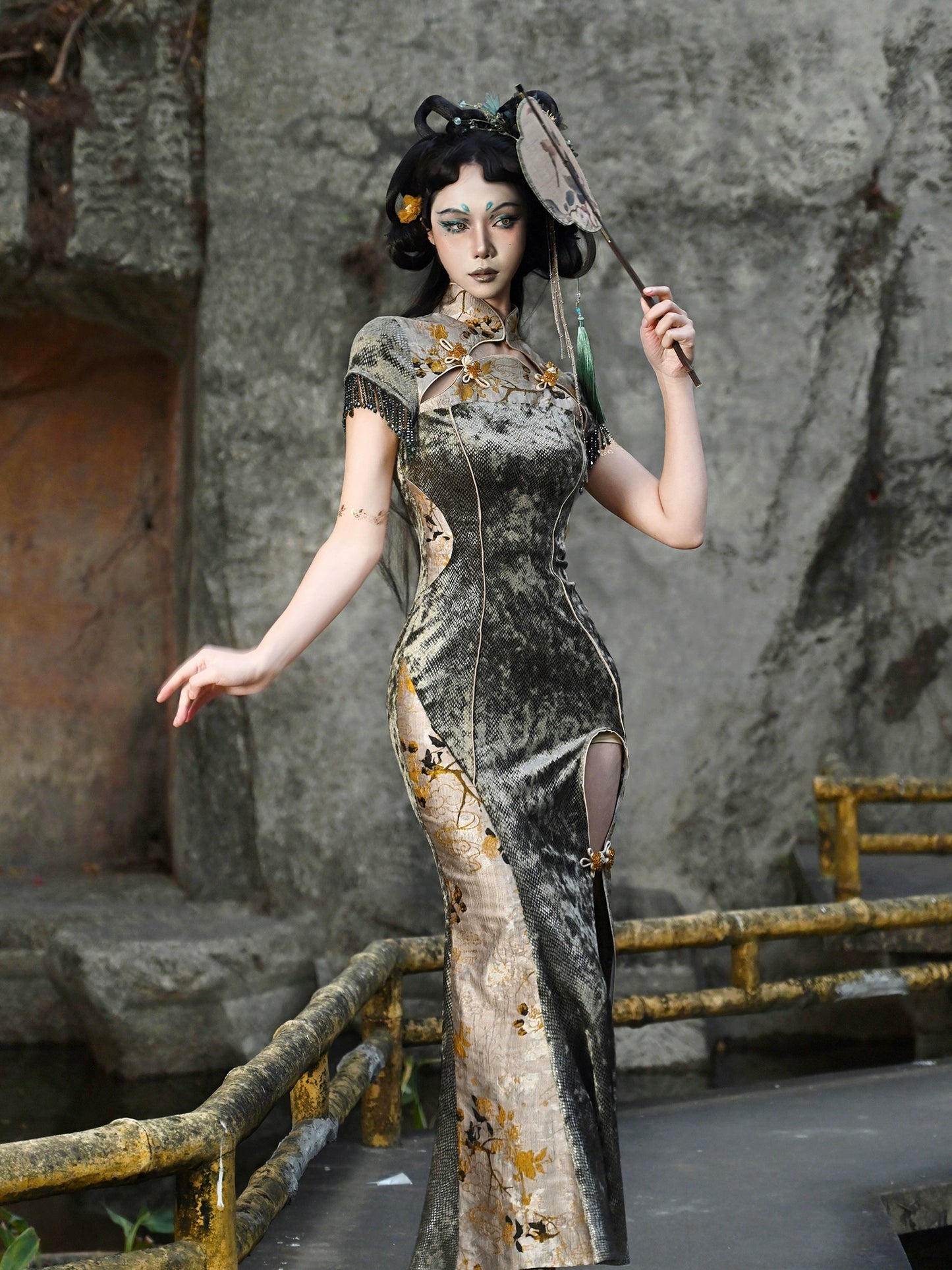 Spring Dragon Festival, Chinese national style disc buckle slim fish tail long slit cheongsam dress