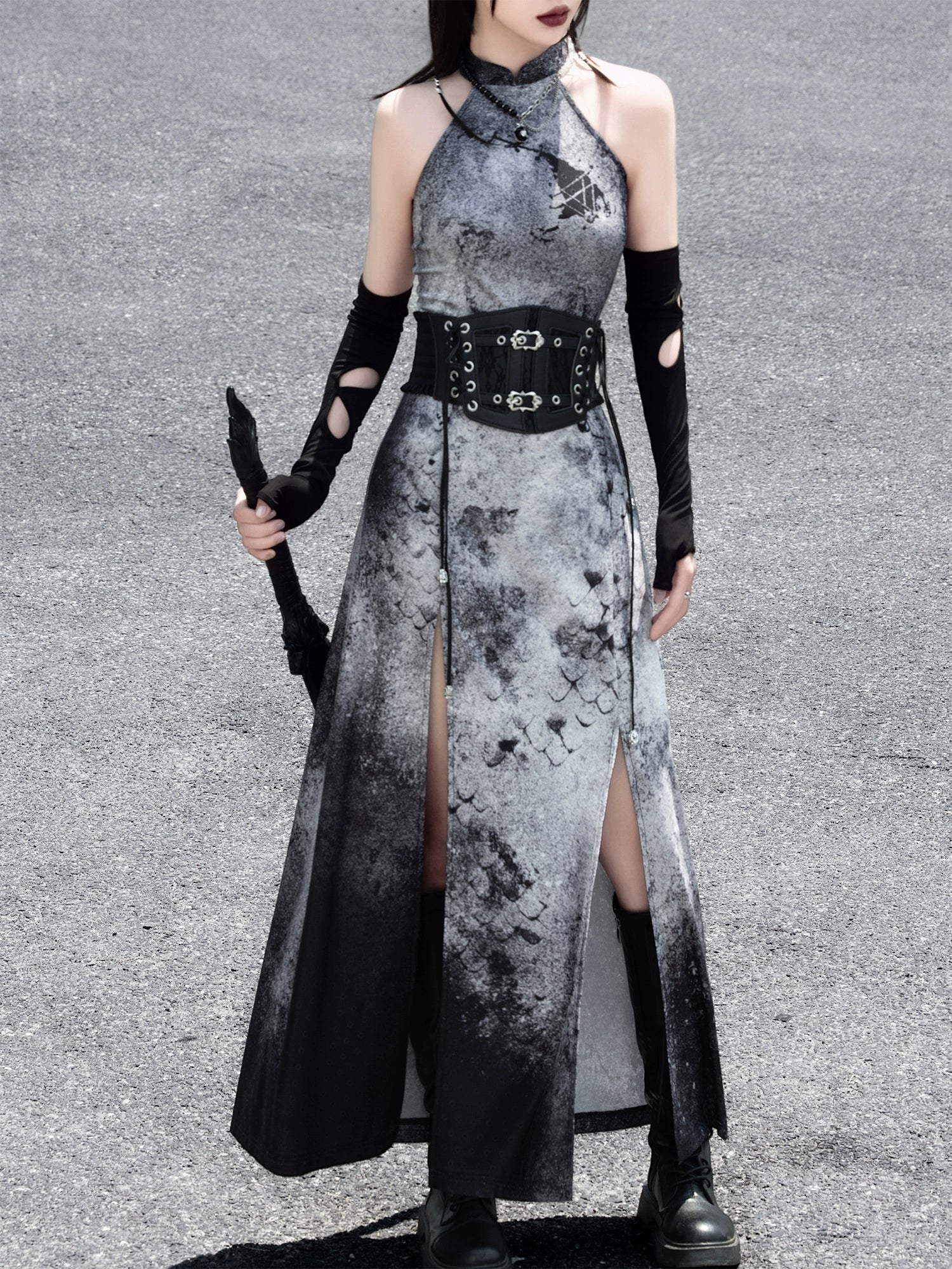 蛇魅 · Wasteland Gray Cheongsam – Split Hem, Off-Shoulder, New Chinese Style