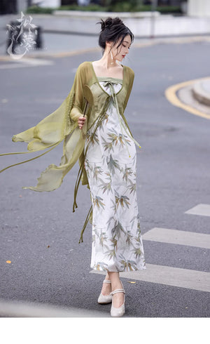 This elegant green hanfu features flowing hanfu sleeves, a chic hanfu jacket, and layered designs. Perfect as a princess hanfu dress, fairy hanfu dress, or casual hanfu, it suits every hanfu woman. Pair with a hanfu shirt or wear it as a modern hanfu dress, inspired by Ming Dynasty hanfu. Ideal for hanfu cosplay or as a warm winter hanfu, it’s available at our trusted hanfu shop. Explore styles from the best Chinese designer clothing websites and modern Chinese clothes collections.