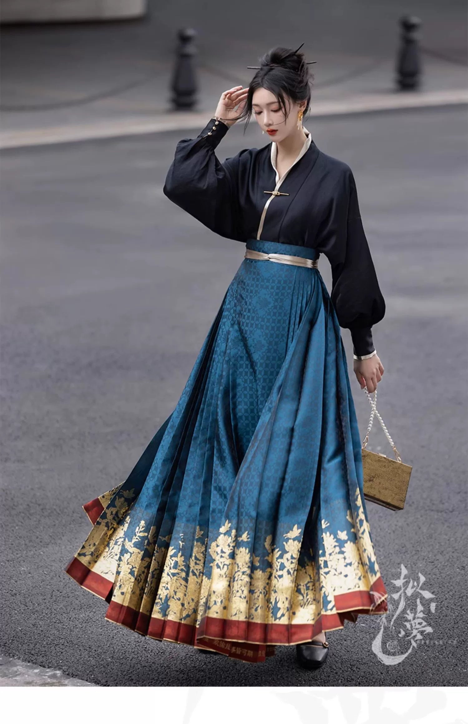 Elevate your style with our Black & Blue Modern Hanfu featuring sexy Hanfu, traditional Hanfu in black, Mulan-inspired Hanfu, elegant Hanfu cloak, and Song Dynasty Hanfu. Choose from a variety of colors including red, white, and black, or opt for the classic Hanfu skirt, the Mamianqun, or the Chinese wrap skirt. Our 6-meter-high daily Hanfu suit includes a slimming fit and a long horse-mamian skirt, perfect for any occasion.