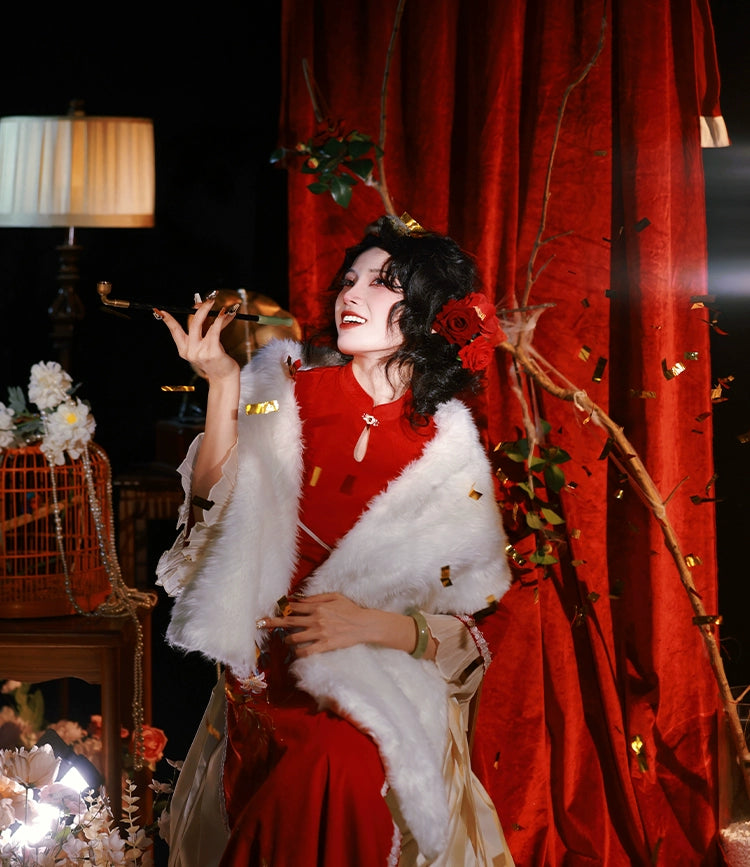 Red cheongsam dress styled with a fur shawl and pearl necklaces, featuring intricate embroidery for banquets or engagement ceremonies.