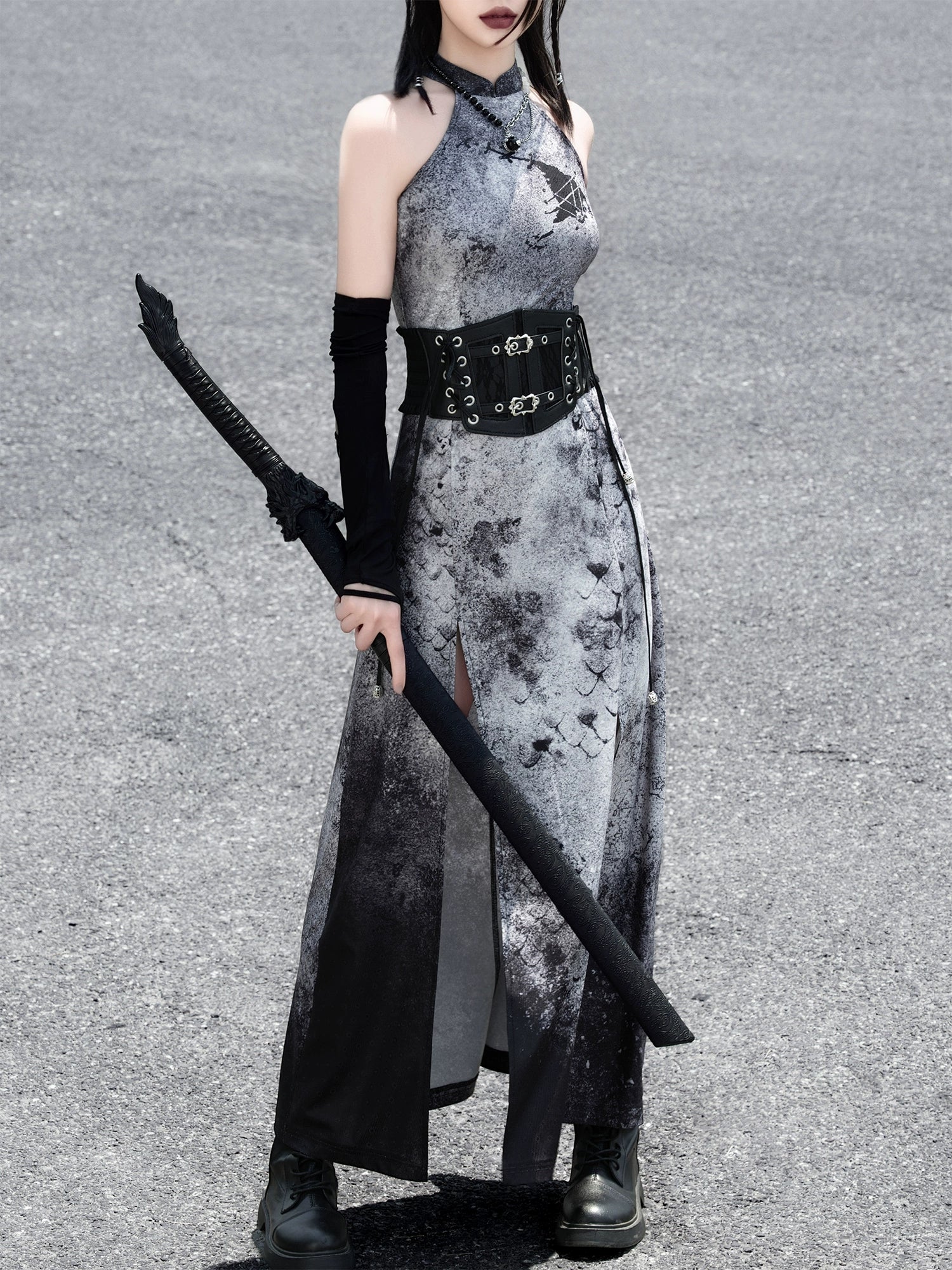 蛇魅 · Wasteland Gray Cheongsam – Split Hem, Off-Shoulder, New Chinese Style