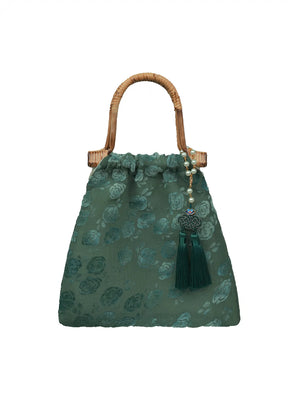 Complete your look with this elegant green cheongsam Bag, designed to complement both modern hanfu and traditional hanfu styles. Perfect for hanfu women, this bag adds charm to casual hanfu, hanfu cosplay, or layered hanfu outfits. A must-have hanfu accessory, it’s ideal for carrying essentials while maintaining an authentic style. Wondering where to buy qipao or accessories? Shop now at our trusted hanfu shop for the best modernised hanfu bags.