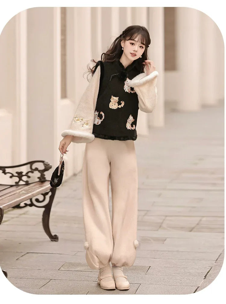 Raccoon Embroidered Hanfu Vest Set for Women – Short Vest with New Chinese Style Lantern Pants & Qipao Skirt, Autumn/Winter Outfit - Yandan_Hanfu