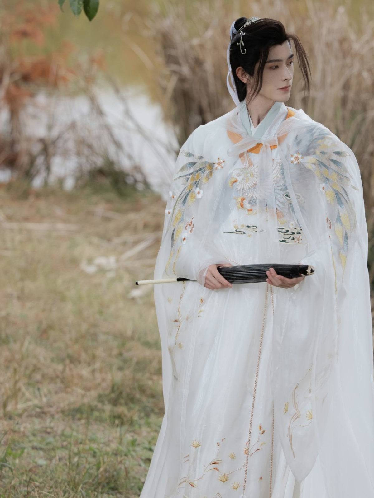 [Happy Tour] Hanfu embroidered men and women Ming dynasty round neck robe, eagle white bucket