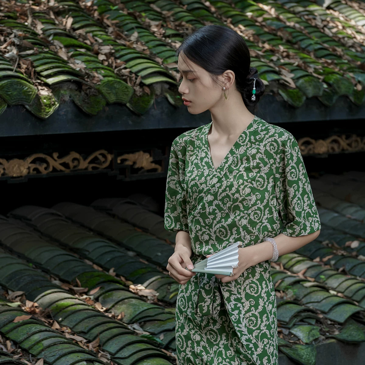 Vintage floral Xizang style dress outfit detail in green chiffon