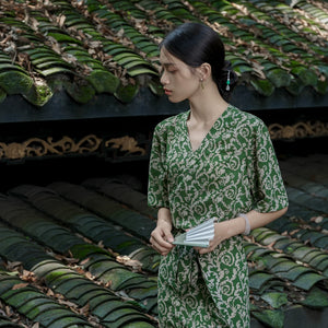 Vintage floral Xizang style dress outfit detail in green chiffon