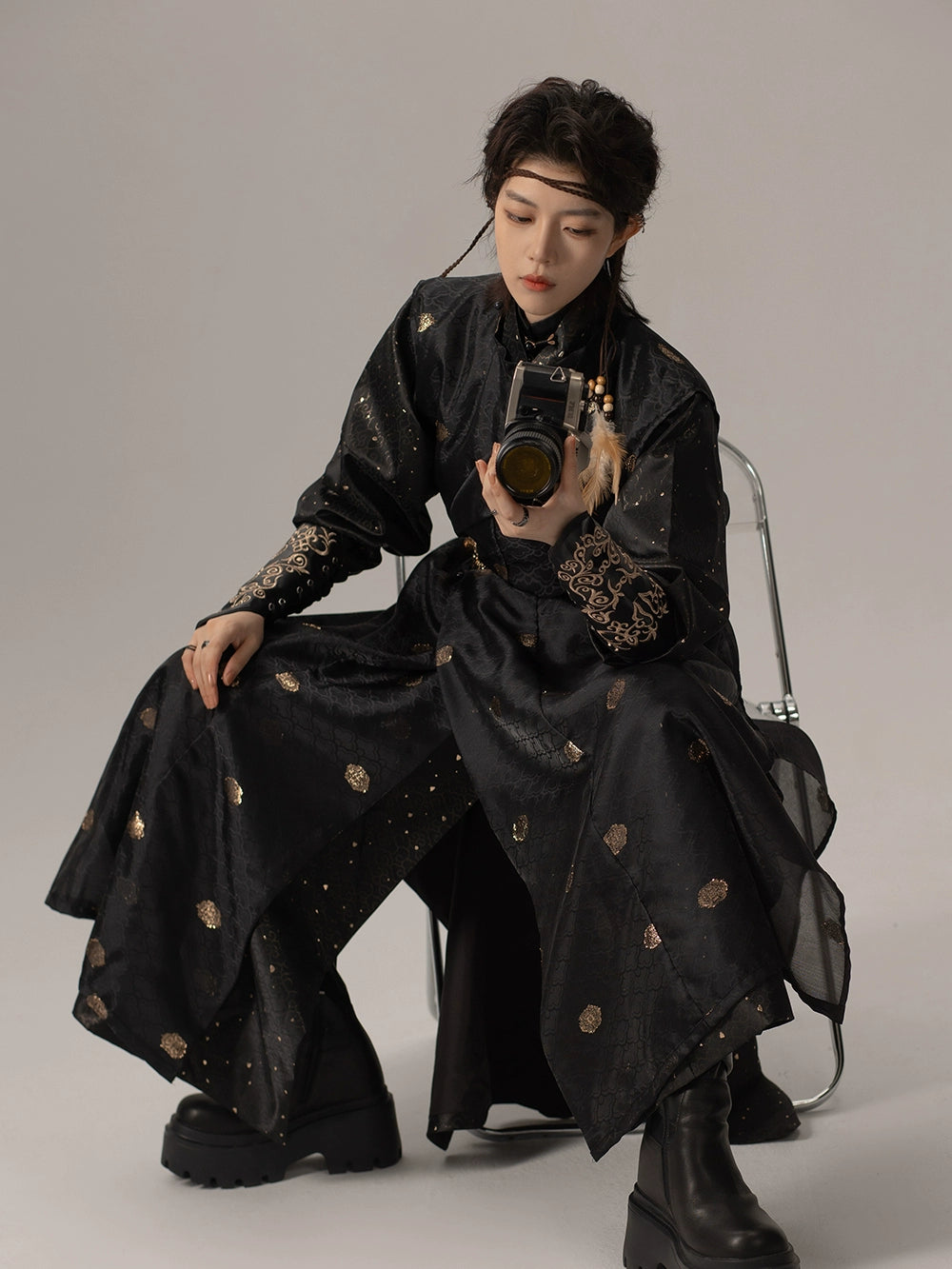"Wujing 2.0” – Gold-Brocade Round-Collar Robe | Hanfu-Inspired Modern Jacket (Spring/Autumn)