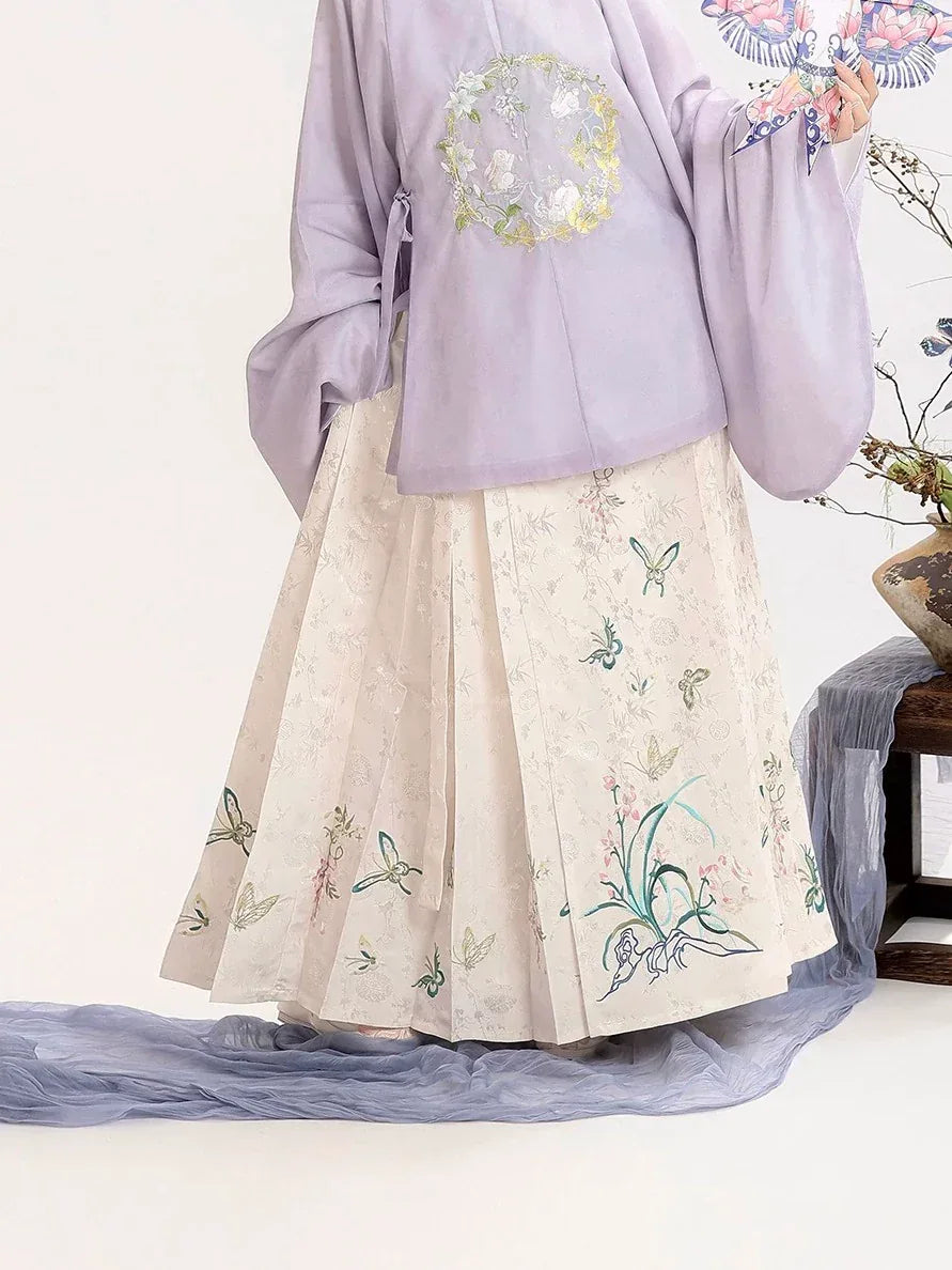 “Moonlit Blossom” Ming-Style Hanfu for Women – Embroidered Round-Collar Top & Mamian Skirt, Autumn/Winter - Yandan_Hanfu