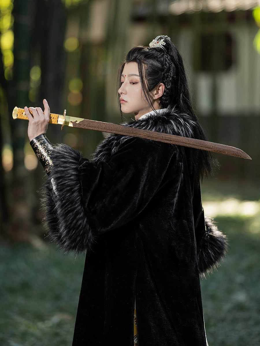 Hanfu Cape with Detachable Imitation Raccoon Fur Collar for Men in Black, Perfect for Spring and Autumn