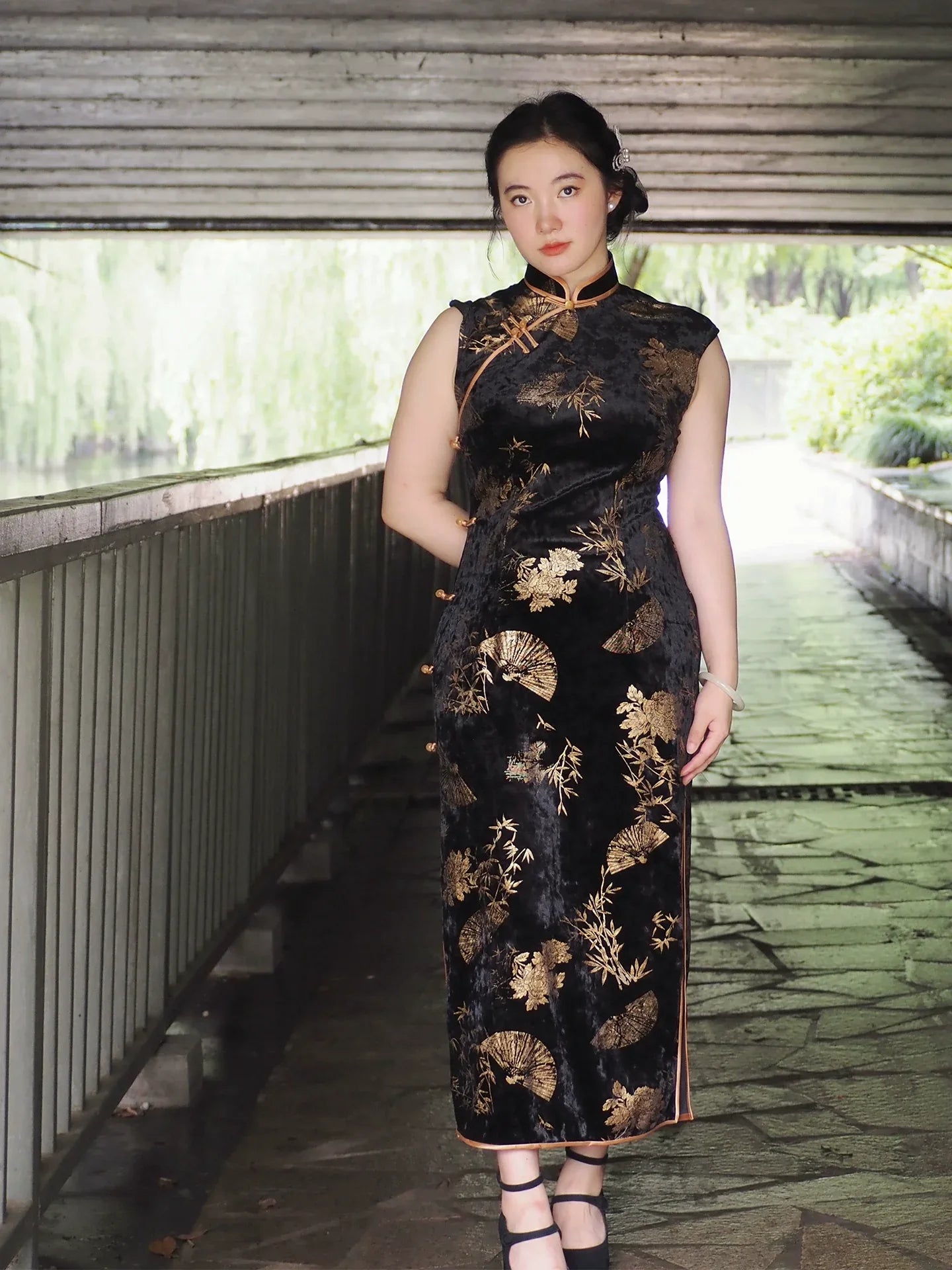 Plus Size Sleeveless Qipao – New Chinese Style Vintage-Inspired Gold Foil Cheongsam for Women - Yandan_Hanfu