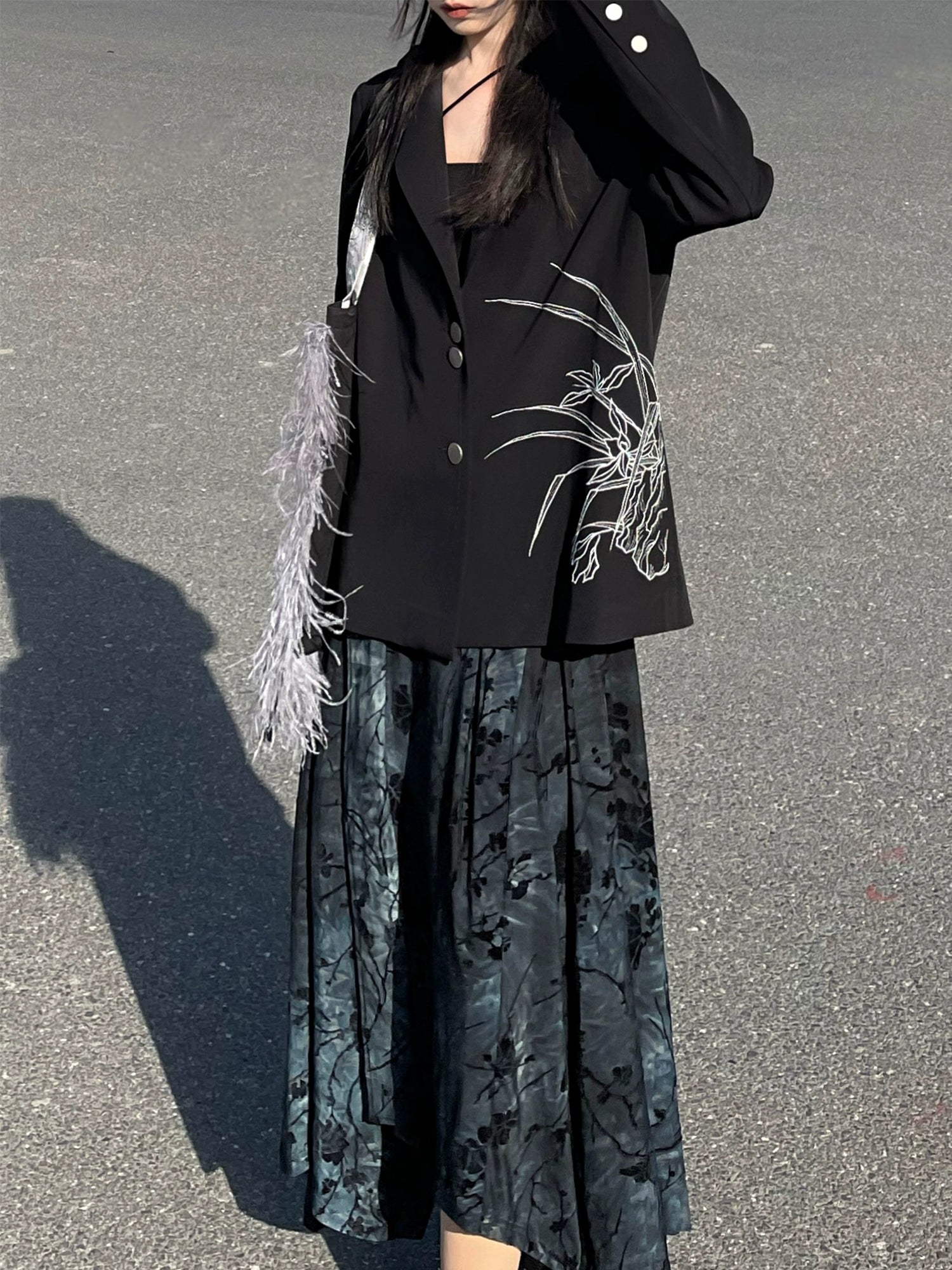 This elegant black hanfu features flowing hanfu sleeves, a chic hanfu jacket, and layered designs. Perfect as a princess hanfu dress, fairy hanfu dress, or casual hanfu, it suits every hanfu woman. Pair with a hanfu shirt or wear it as a modern hanfu dress, inspired by Ming Dynasty hanfu. Ideal for hanfu cosplay or as a warm winter hanfu, it’s available at our trusted hanfu shop. Explore styles from the best Chinese designer clothing websites and modern Chinese clothes collections.