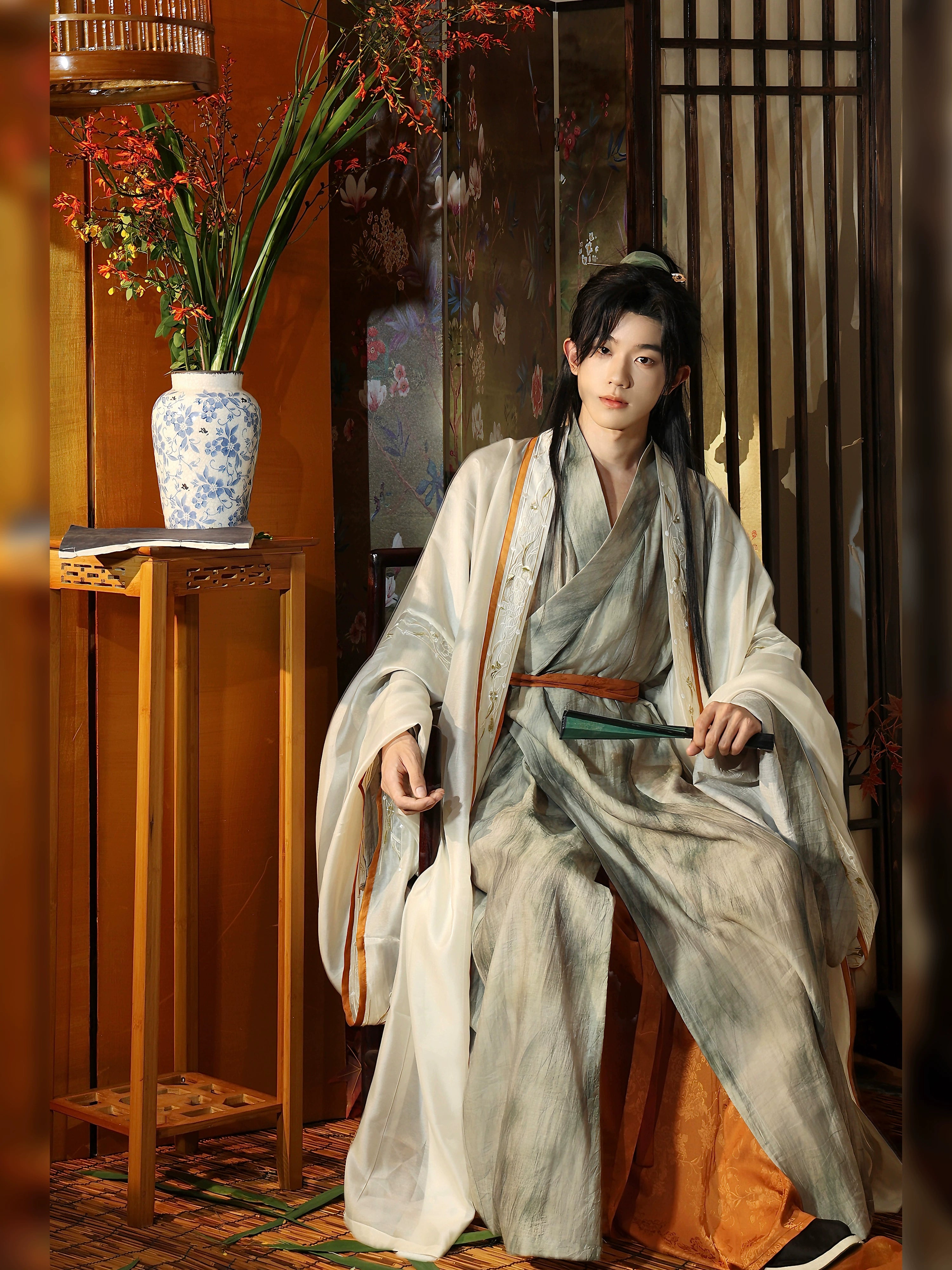 Fusang Elegance – Song Dynasty Inspired Hanfu with Embroidered Top & Flowing Pleated Skirt