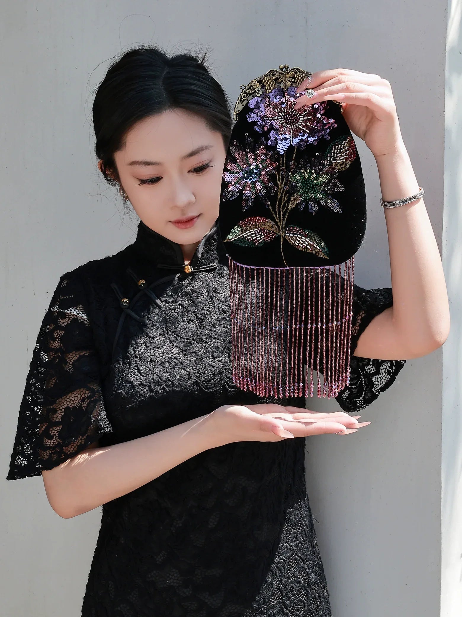 Embroidered Butterflies Black Bag | Canvas Crossbody with Beaded Chain - Yandan_Hanfu