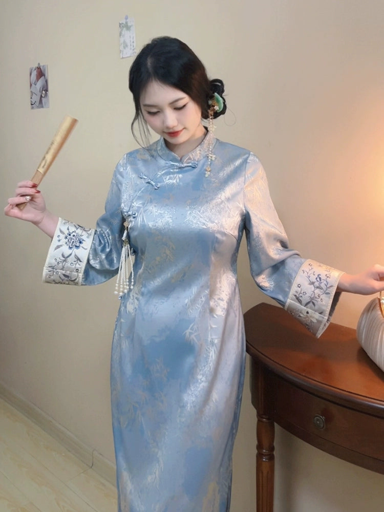 “Azure Spring” – New Chinese Embroidered Qipao | Plus-Friendly, Slimming Early-Spring Dress