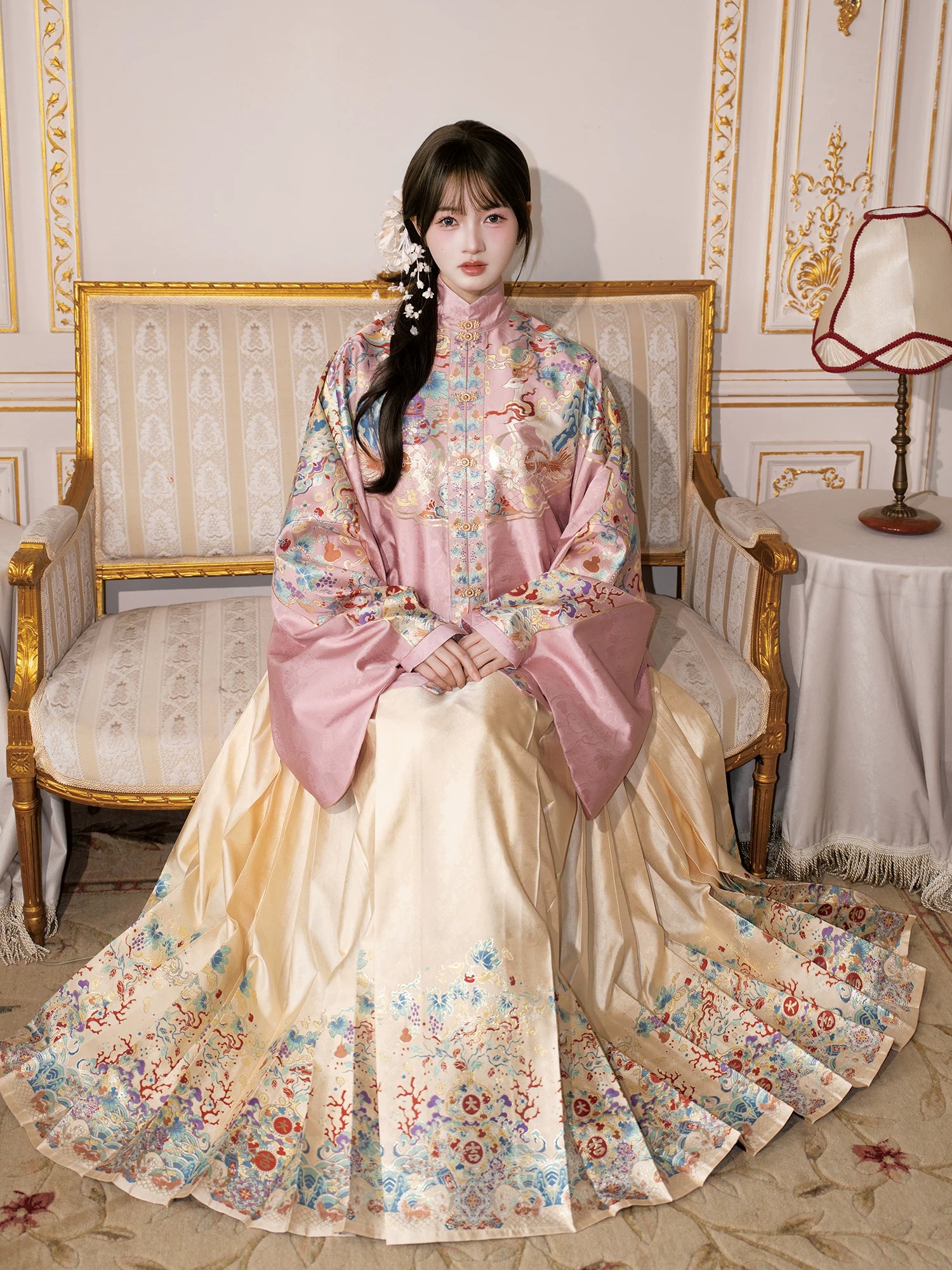 Elegant Brocade | Ming Dynasty Jacket & Mamian Skirt