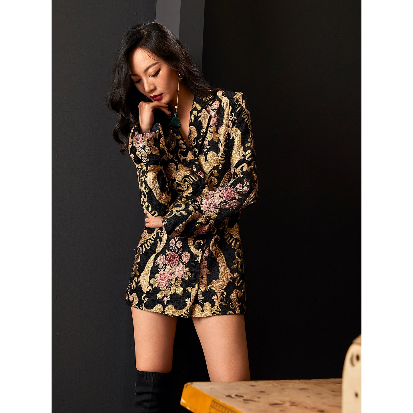 Stylish black and gold jacquard OL jacket with long sleeves.