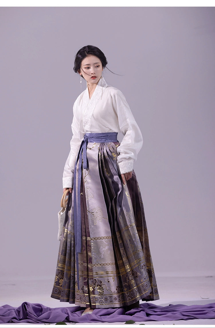 Zhong Ling Yuxiu, Qing Shi, Horse Dress