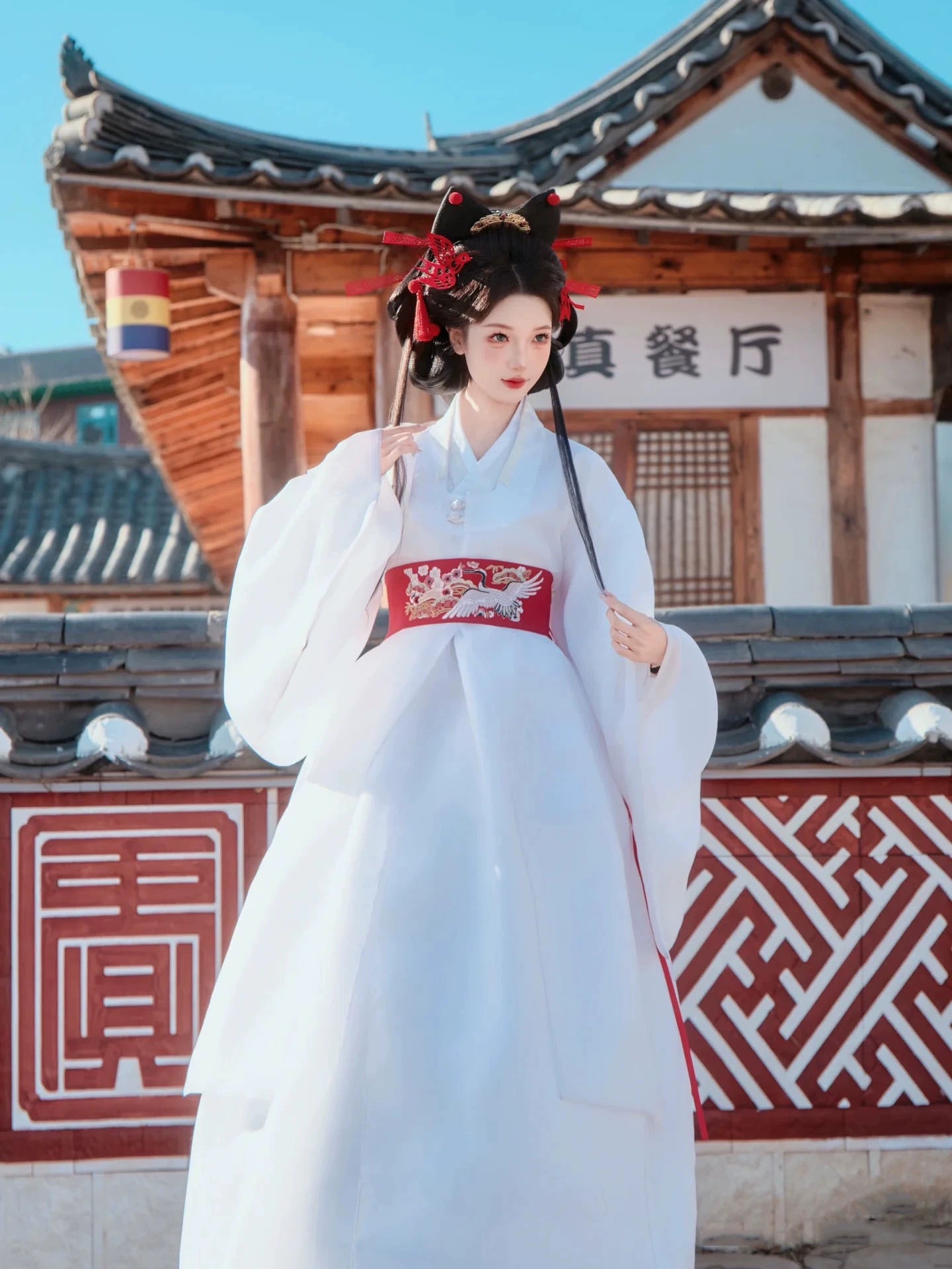 White Hanbok Palace Dress – Traditional Korean Women's Outfit for Weddings, Photoshoots & Stage Performances